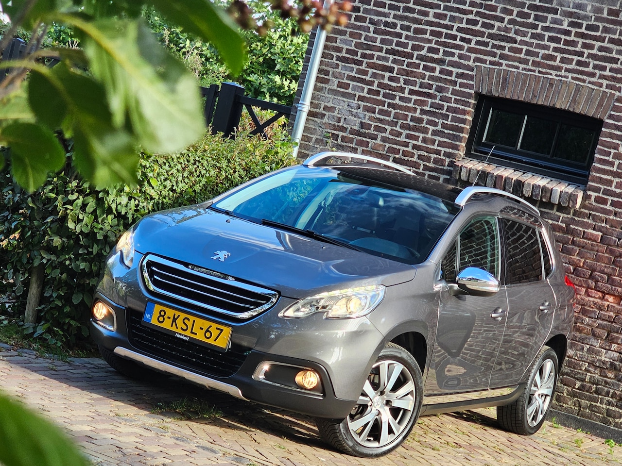 Peugeot 2008 - 1.6 VTi Féline | 150.000 km | Pano | Clima | Cruise | Trekhaak | Org. NL - AutoWereld.nl