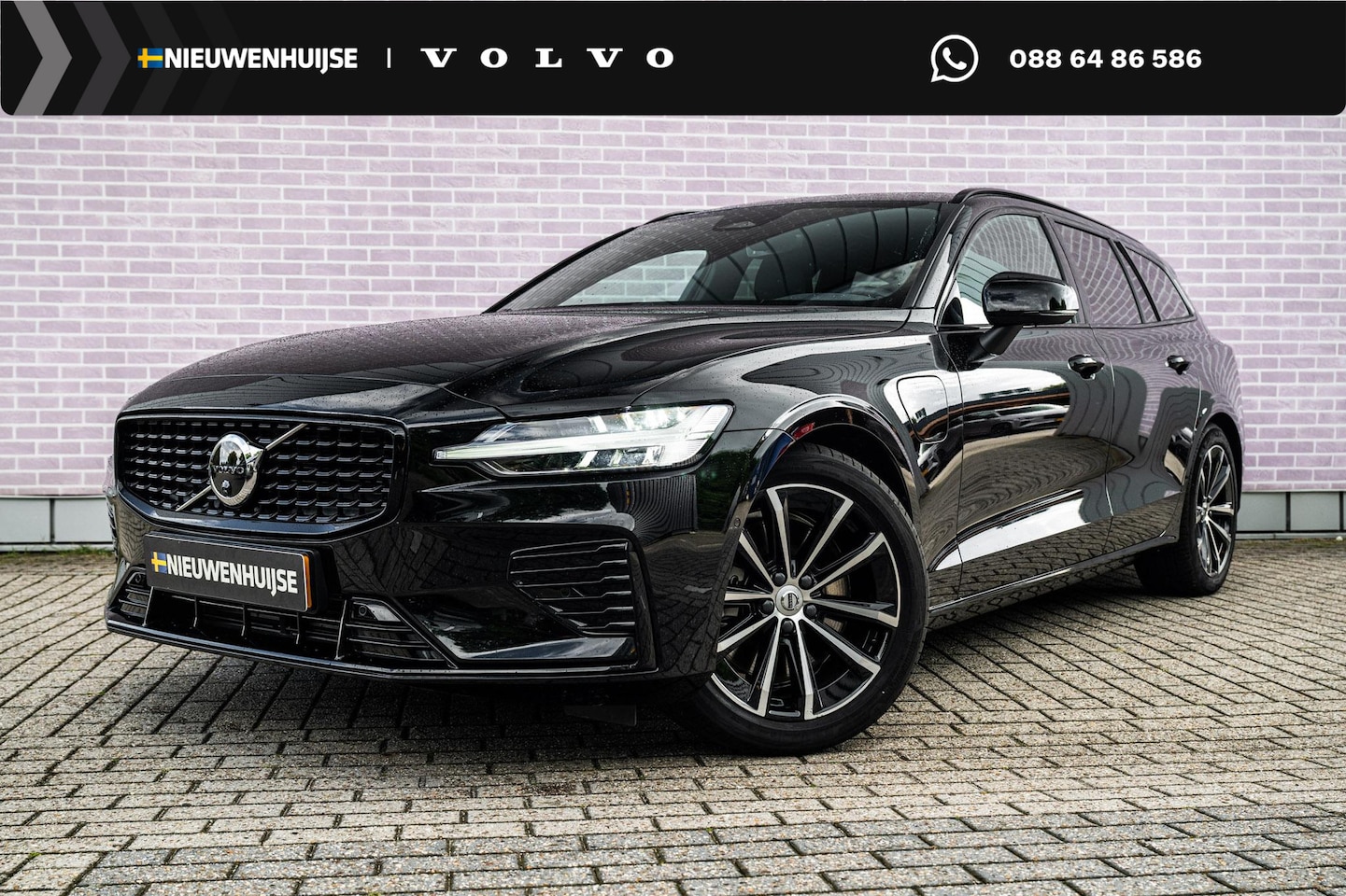 Volvo V60 - 2.0 T8 Plug-in Hybrid AWD Plus Dark | PHEV | Trekhaak | Sportstoelen | Panoramadak | Harma - AutoWereld.nl