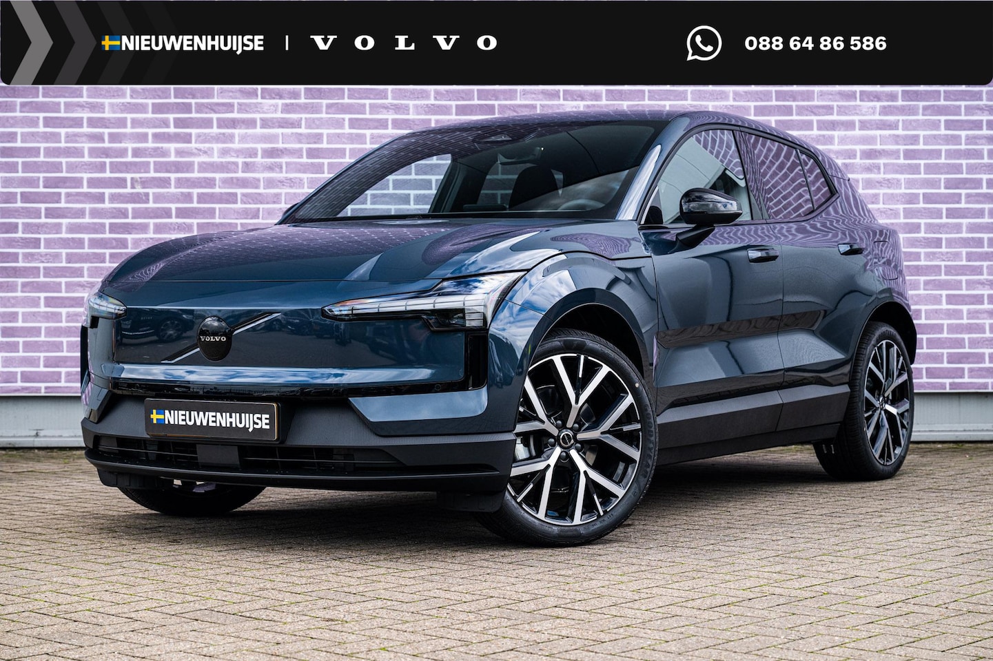 Volvo EX30 - P5 Long Range Plus Black Edition Europa 69 kWh | Black Interieur | 20" | Elektrische voors - AutoWereld.nl