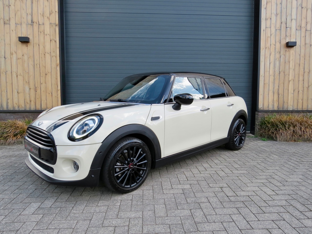 MINI 5-Deurs - 1.5 One Chili 5 deurs *Carplay *Climate *Cruise - AutoWereld.nl