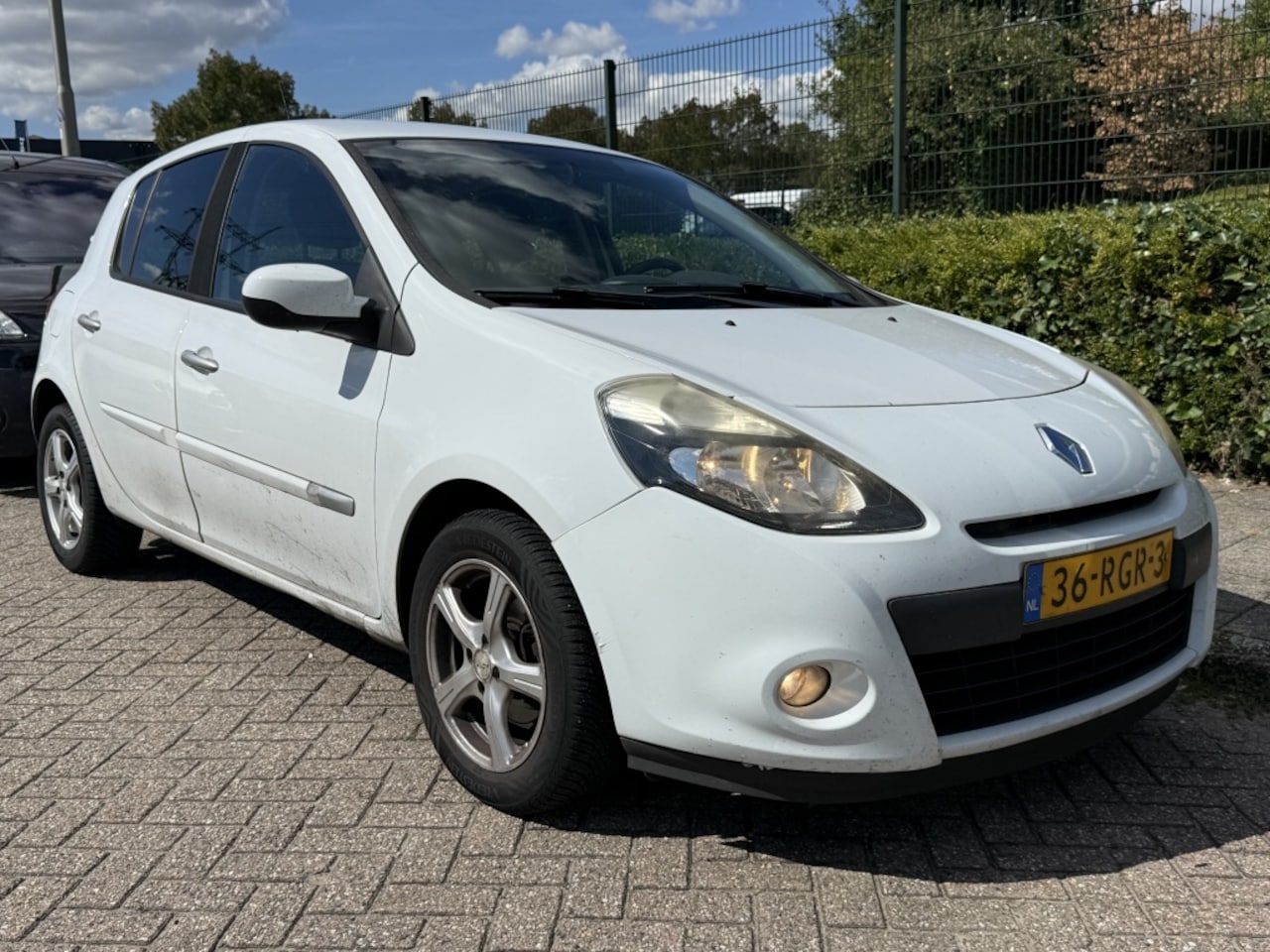 Renault Clio - 1.5 dCi 88PK Parisienne Airco Cruise Bluetooth - AutoWereld.nl