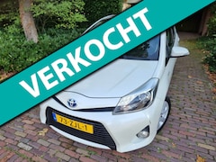 Toyota Yaris - 1.5 Full Hybrid Dynamic Pano/Navi/Half leder