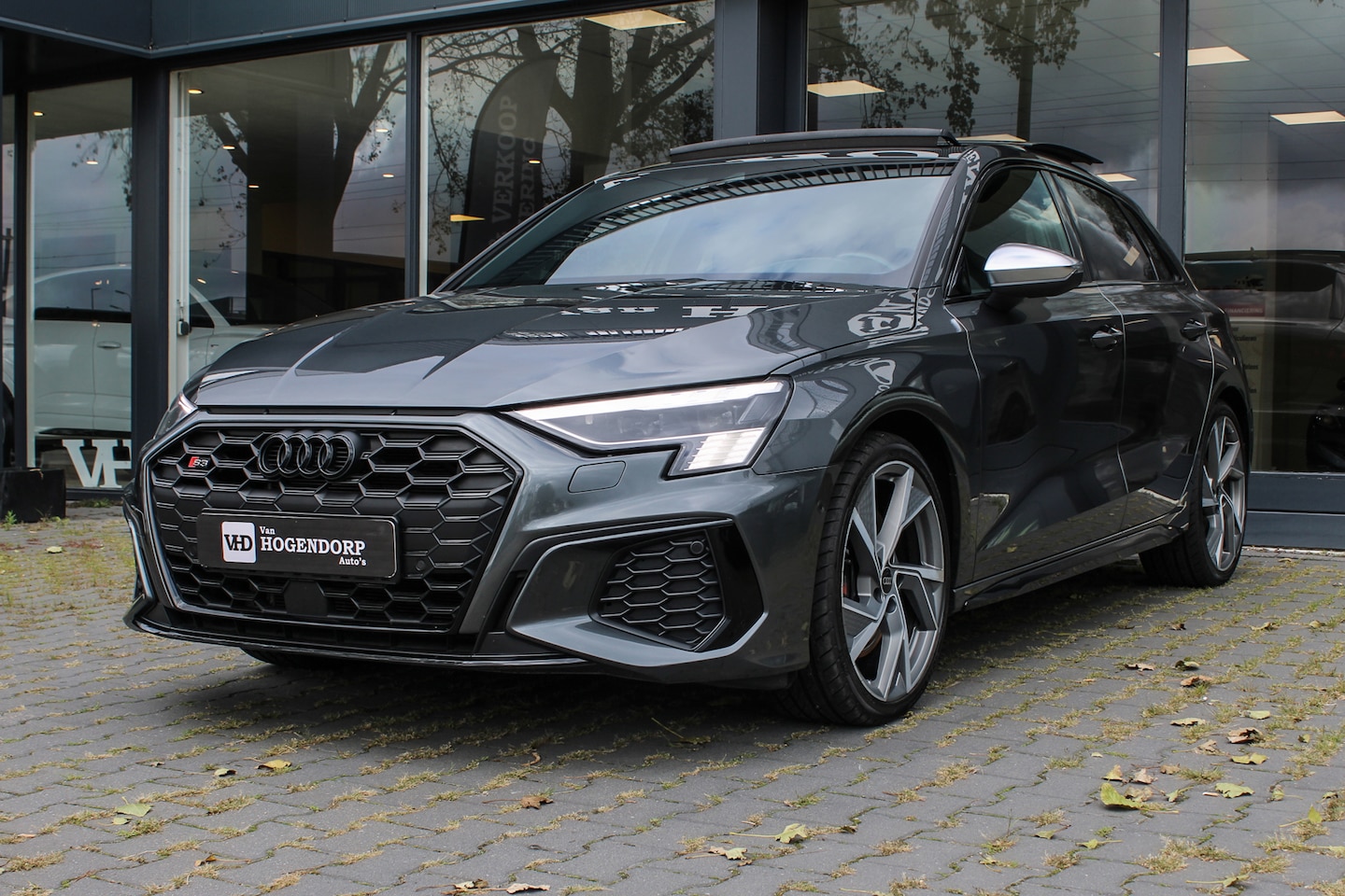 Audi A3 Sportback - 2.0 TFSI S3 quattro PANO NAVI MATRIX B&O - AutoWereld.nl
