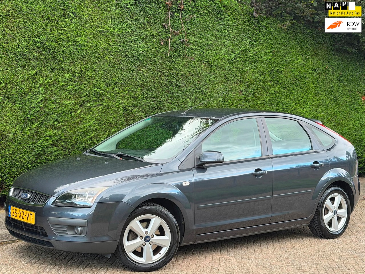 Ford Focus - 1.8-16V AIRCO/PDC/LAGE KM/RIJDT GOED/APK 9-2027!! - AutoWereld.nl