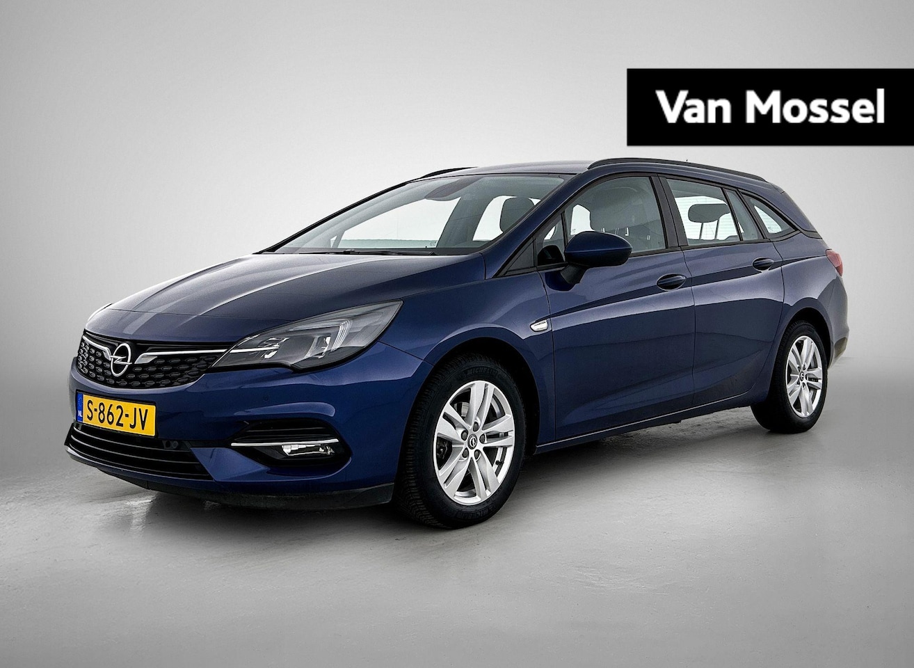 Opel Astra Sports Tourer - 1.2 Business Edition | 110pk | Trekhaak | 49.000km! | Camera | - AutoWereld.nl