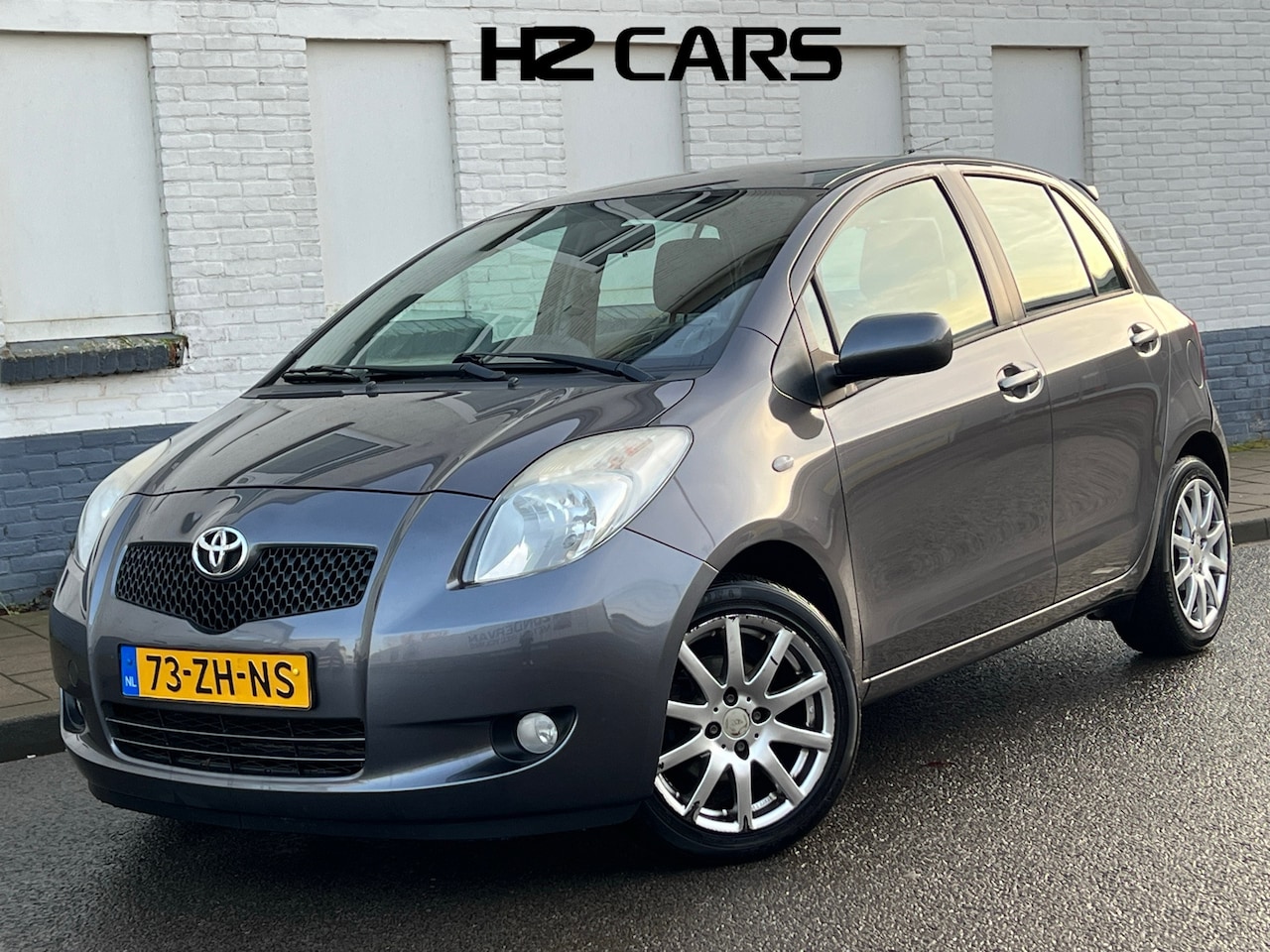 Toyota Yaris - 1.3 VVTi Sol MMT|Automaat|Leder|5drs|PDC|Airco - AutoWereld.nl