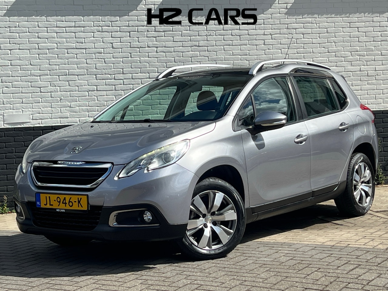 Peugeot 2008 - 1.2 PureTech Blue Lion|Trekhaak|Pano|Cruise|Airco - AutoWereld.nl