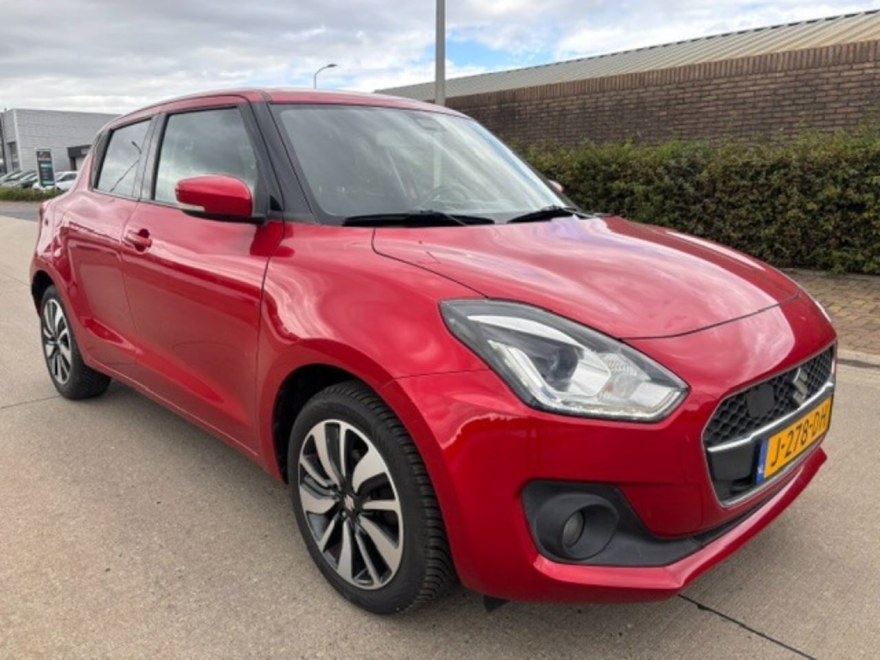 Suzuki Swift - 1.2 STIJL SMART HYBR - AutoWereld.nl