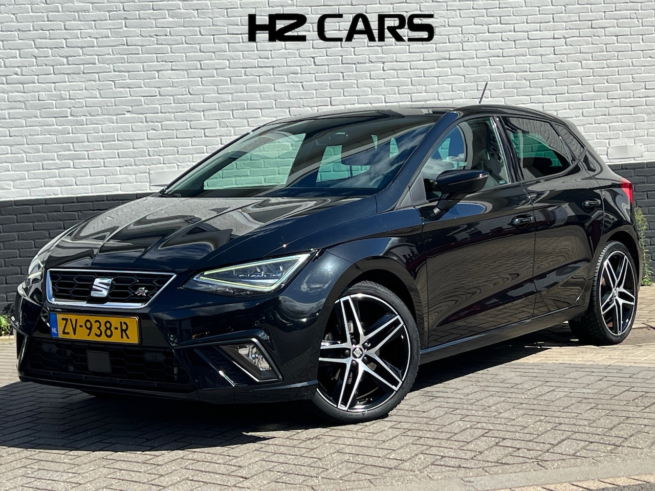 SEAT Ibiza - 1.0 TSI FR Business Intense|Virtual|Adaptive|Keyless|Camera|18 inch|Full Option! - AutoWereld.nl