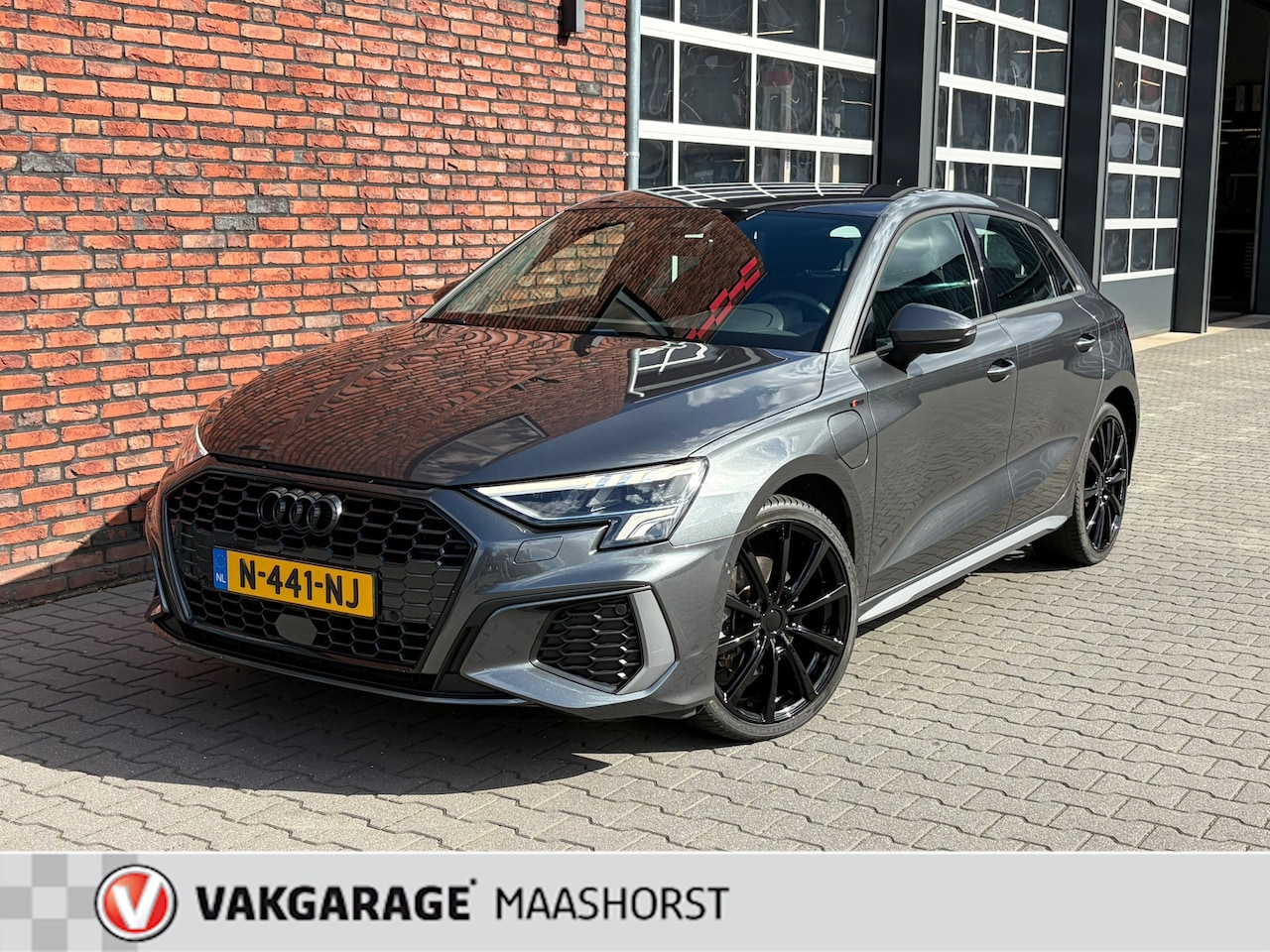 Audi A3 Sportback - 45 TFSI e S edition Competition Plug-In ParkeerSensoren/Clima/Airco/Cruise/AppConnect - AutoWereld.nl