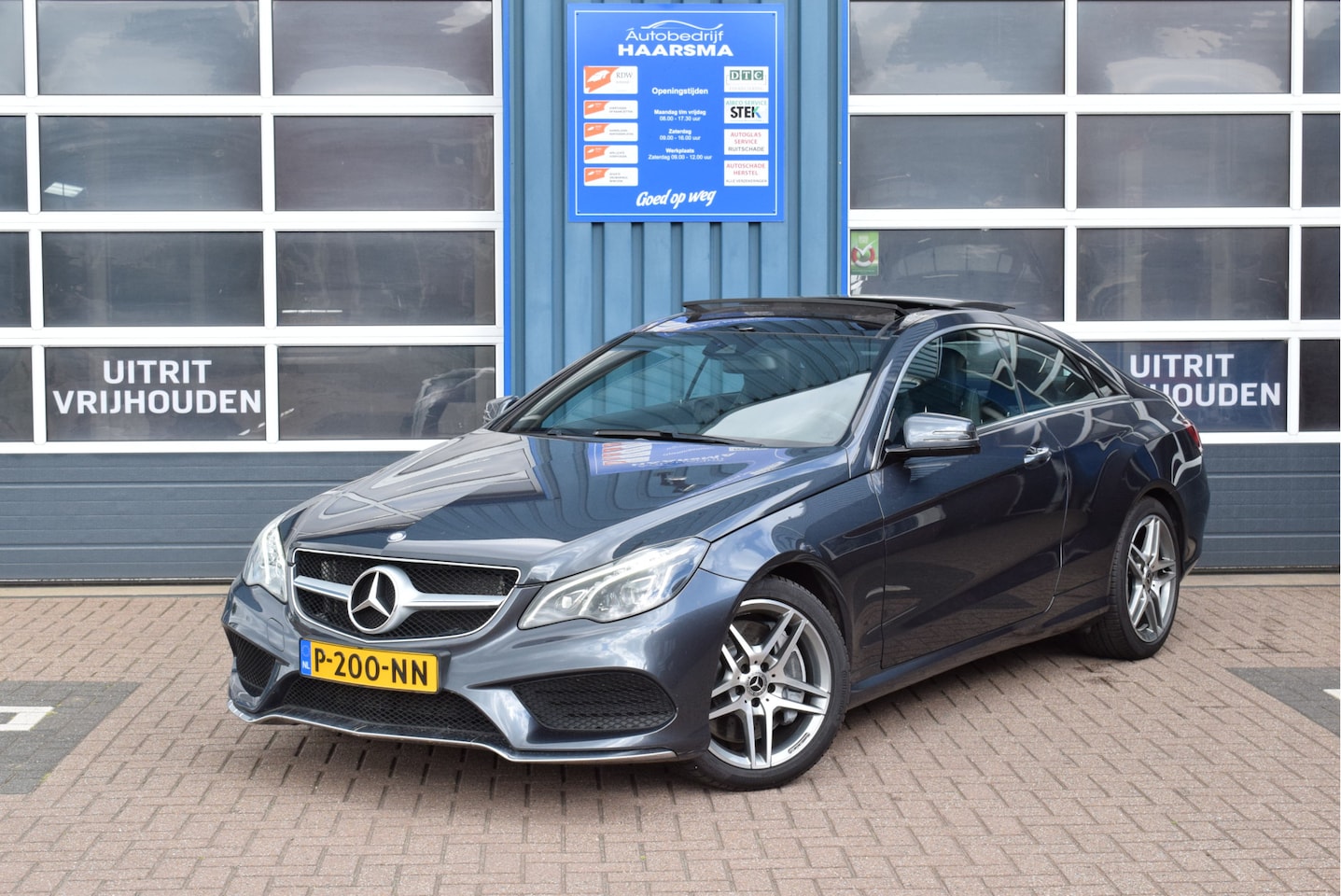 Mercedes-Benz E-klasse Coupé - 500 V8 Prestige AMG panoramadak Automaat Navi Leer - AutoWereld.nl