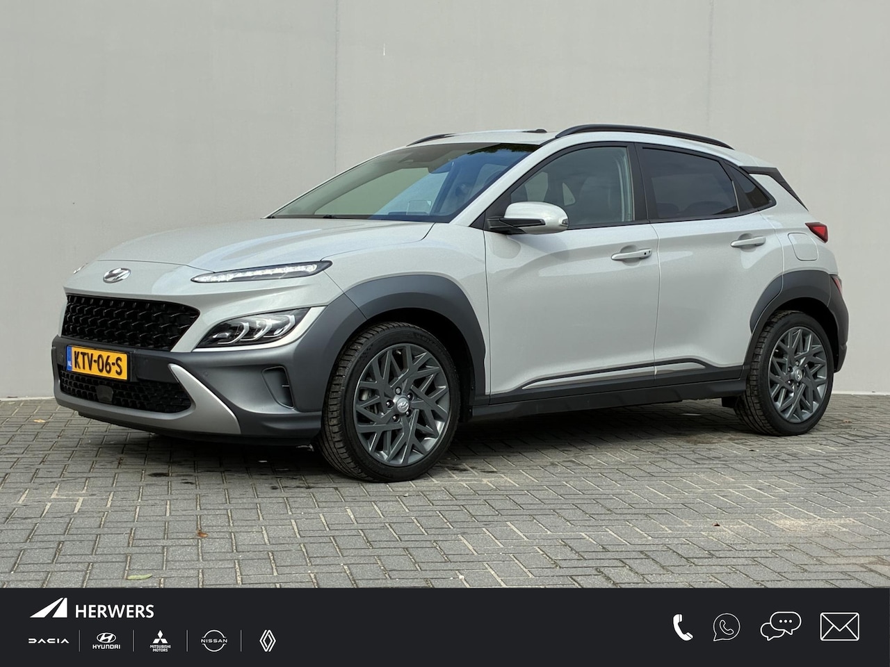 Hyundai Kona - 1.6 GDI HEV Premium Sky / Fabrieksgarantie t/m 07-2027 / Schuif/open dak / Stoelverwarming - AutoWereld.nl