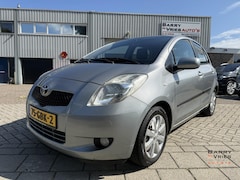 Toyota Yaris - 1.3 VVTi Executive | Lederen Bekleding | Nieuwe Apk |