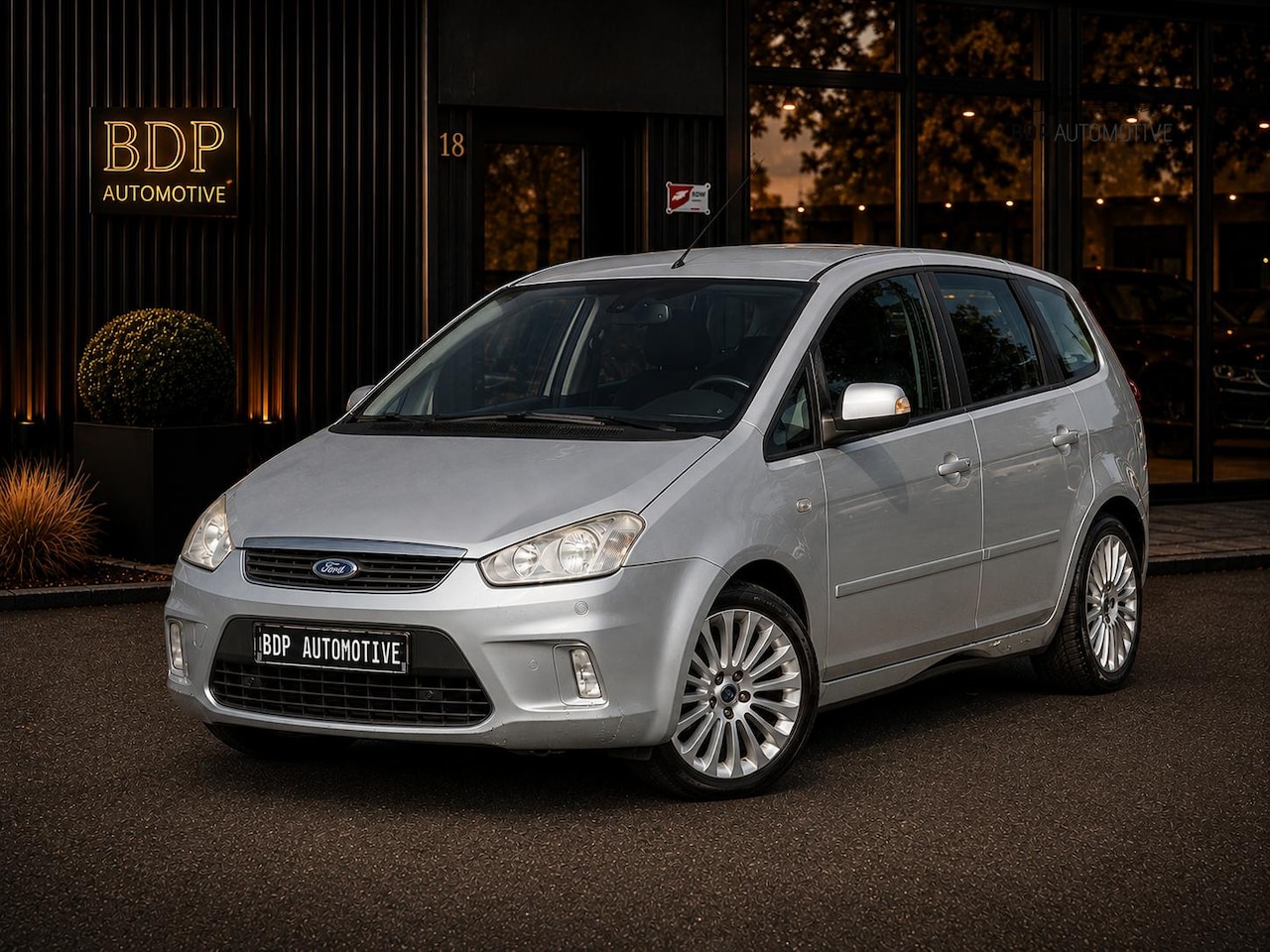 Ford C-Max - 1.8-16V Limited Rijdt en schakelt goed | Trekhaak - AutoWereld.nl