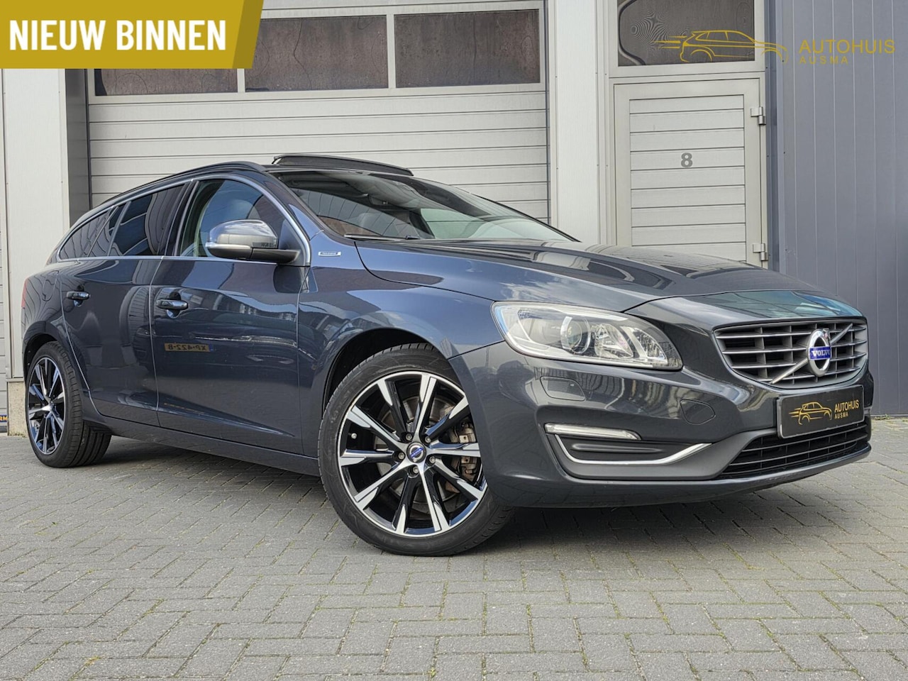 Volvo V60 - 2.4 D6 Twin Engine R-Design 286PK/Harman/Pano/Trekhaak/Cruise/Leder/Memory/ - AutoWereld.nl