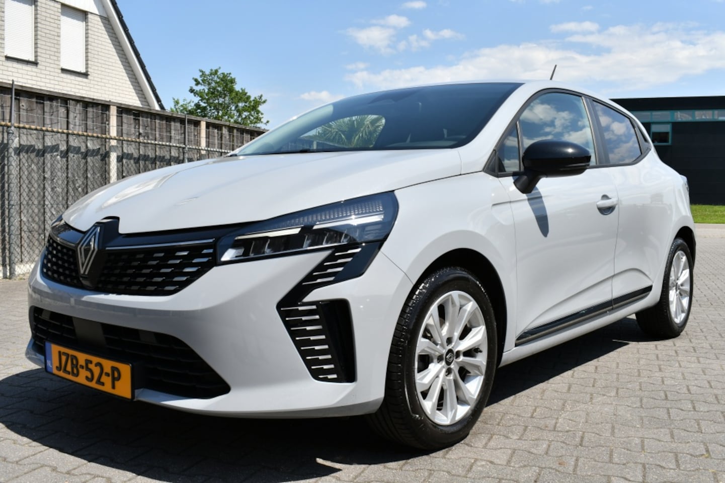 Renault Clio - 1.0 TCe 90pk 2025 7.500KM Carplay | DAB | LED - AutoWereld.nl