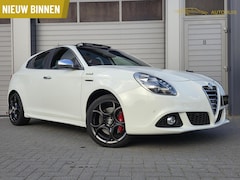 Alfa Romeo Giulietta - 1.4 T Exclusive 200PK/Pano/Leder/Cruise/DAB/Dynamic/