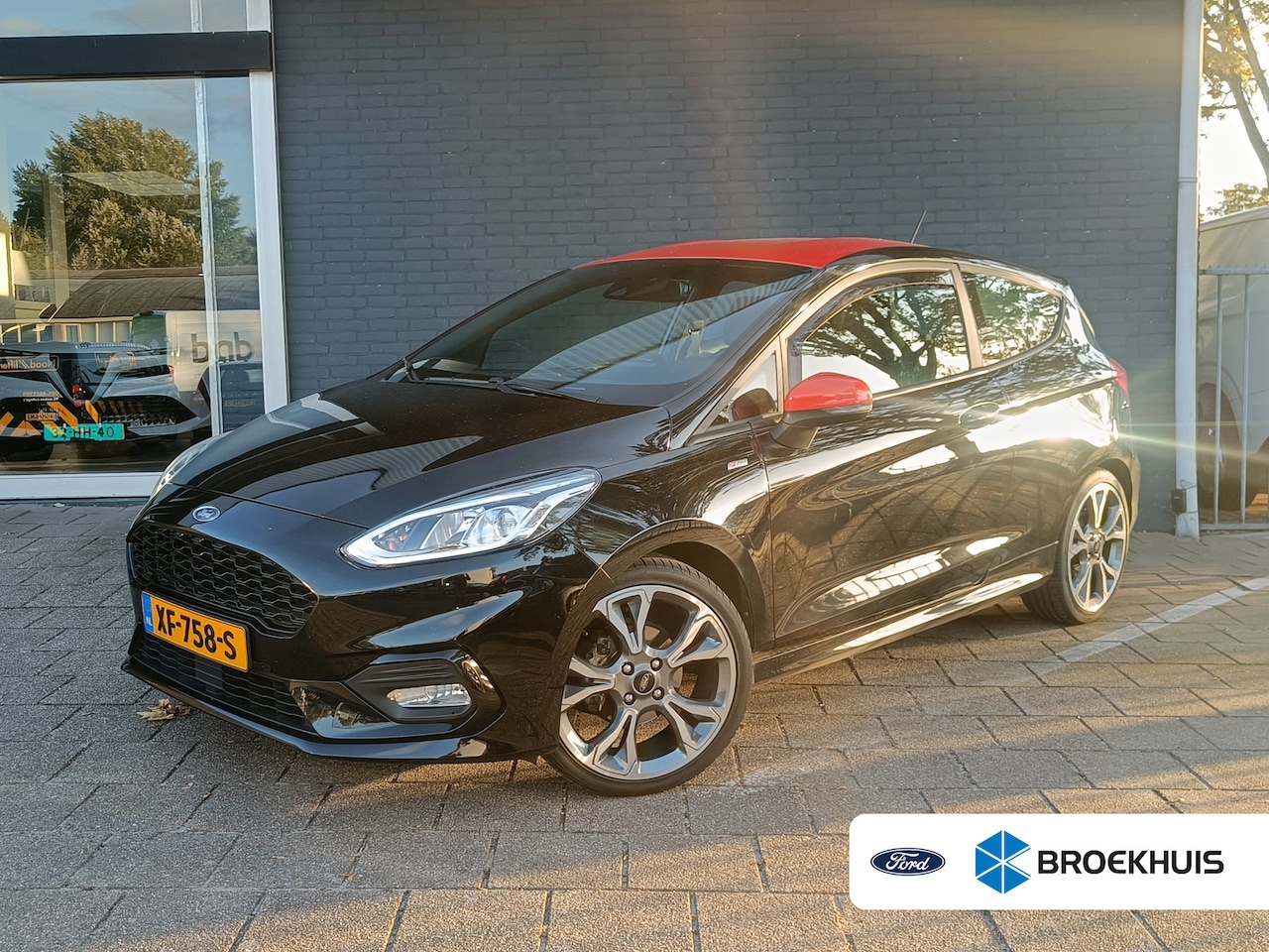 Ford Fiesta - 1.0 EcoBoost ST-Line | 125 pk! | Half Leder | Winter Pakket | DAB | Climate Control | Navi - AutoWereld.nl