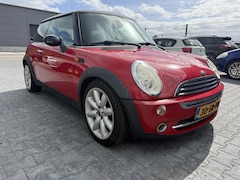 MINI 3-Deurs - 1.6 Cooper Chili. Half leer, climate/cruise. NL auto lage km stand