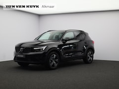 Volvo XC40 - 2.0 B4 Plus Dark / Trekhaak / Harman Kardon / Stoelverwarming voor & achter / Memory seats