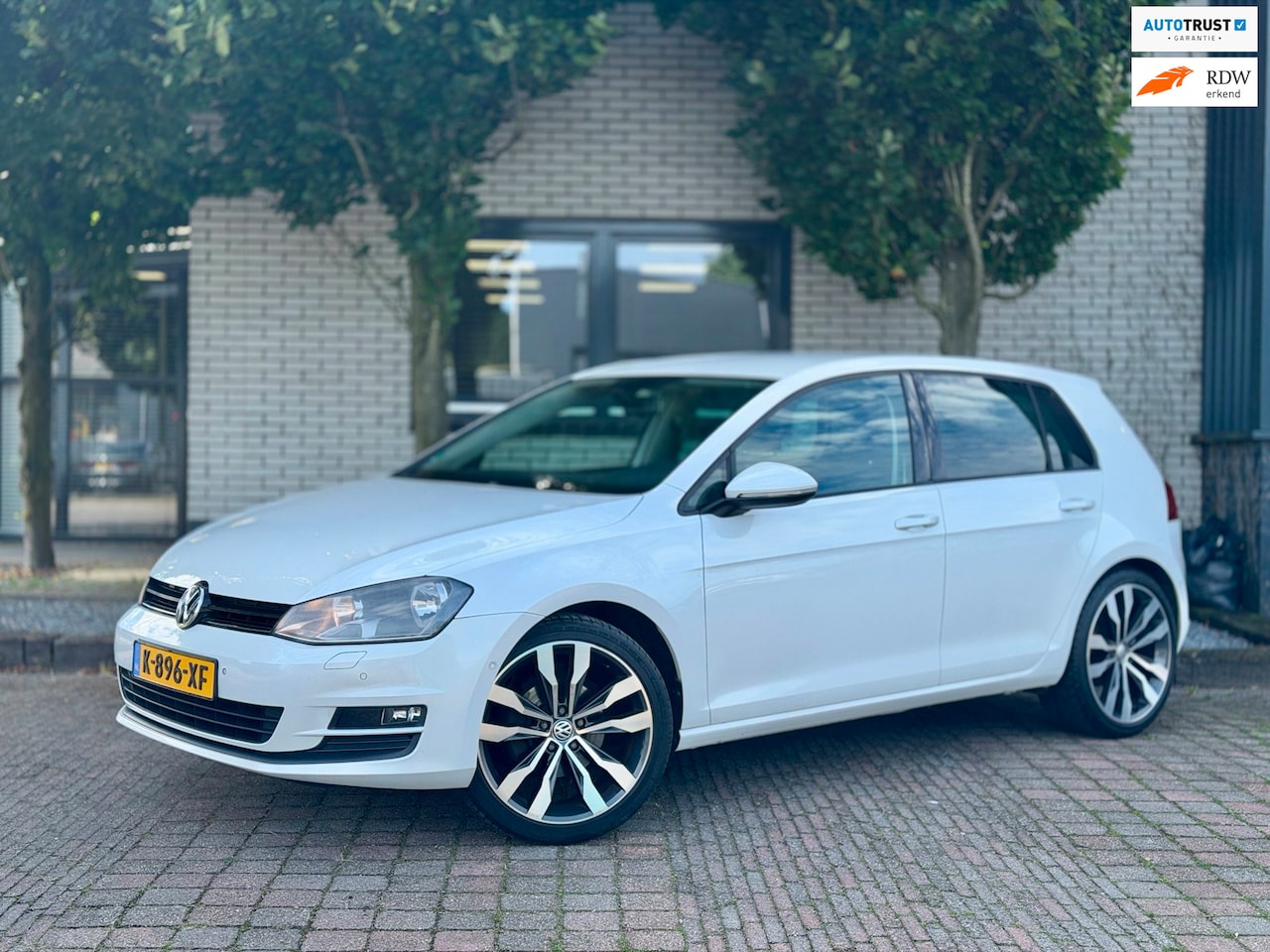 Volkswagen Golf - 1.2 TSI Comfortline MultiMedia|PDC V/A|ElektrischPakket|ClimateControl|APK 01-2027 - AutoWereld.nl
