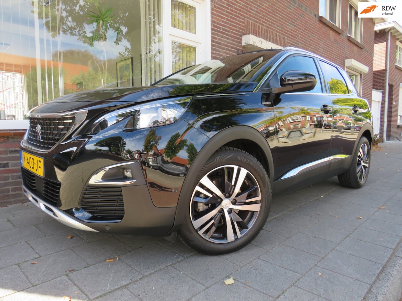 Peugeot 3008 - 1.2 PureTech Crossway GT Line Pano/Schuifdak trekhaak - AutoWereld.nl