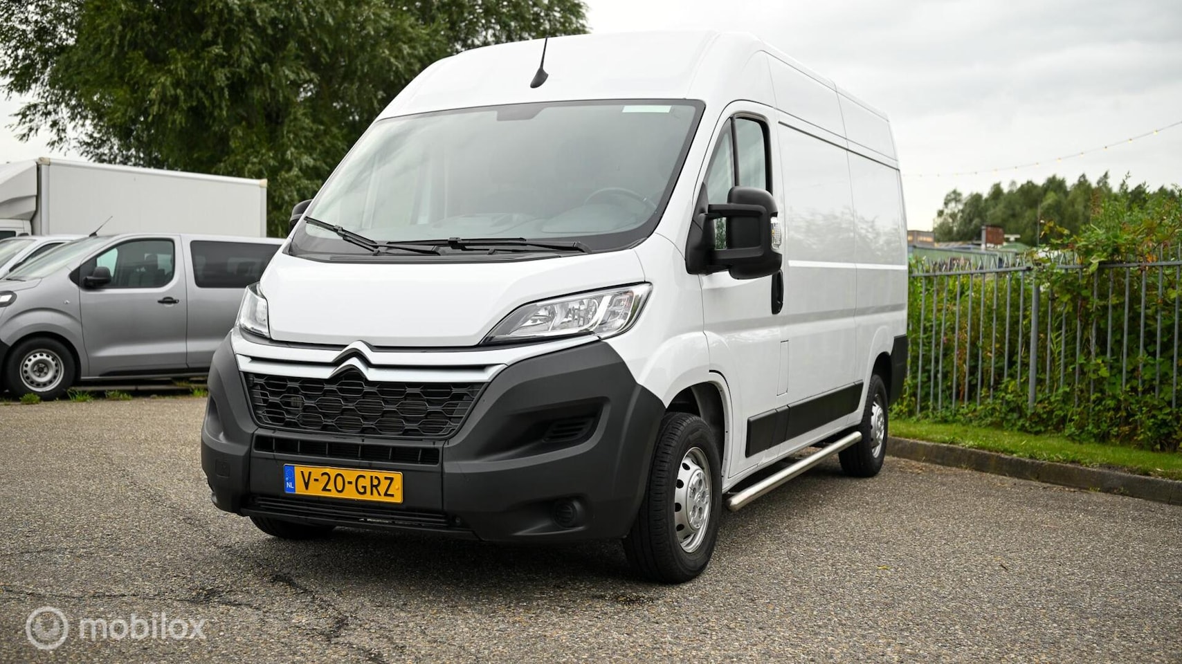 Citroën Jumper - bestel 2.2 BlueHDi 120 PK L2H2 3.3t - AutoWereld.nl