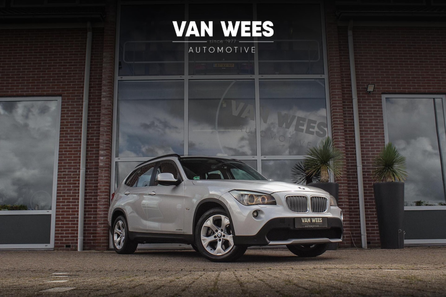 BMW X1 - xDrive28i Executive | 2e eigenaar | Grootlichtassistent | HiFi audio | Panoramadak | Navig - AutoWereld.nl
