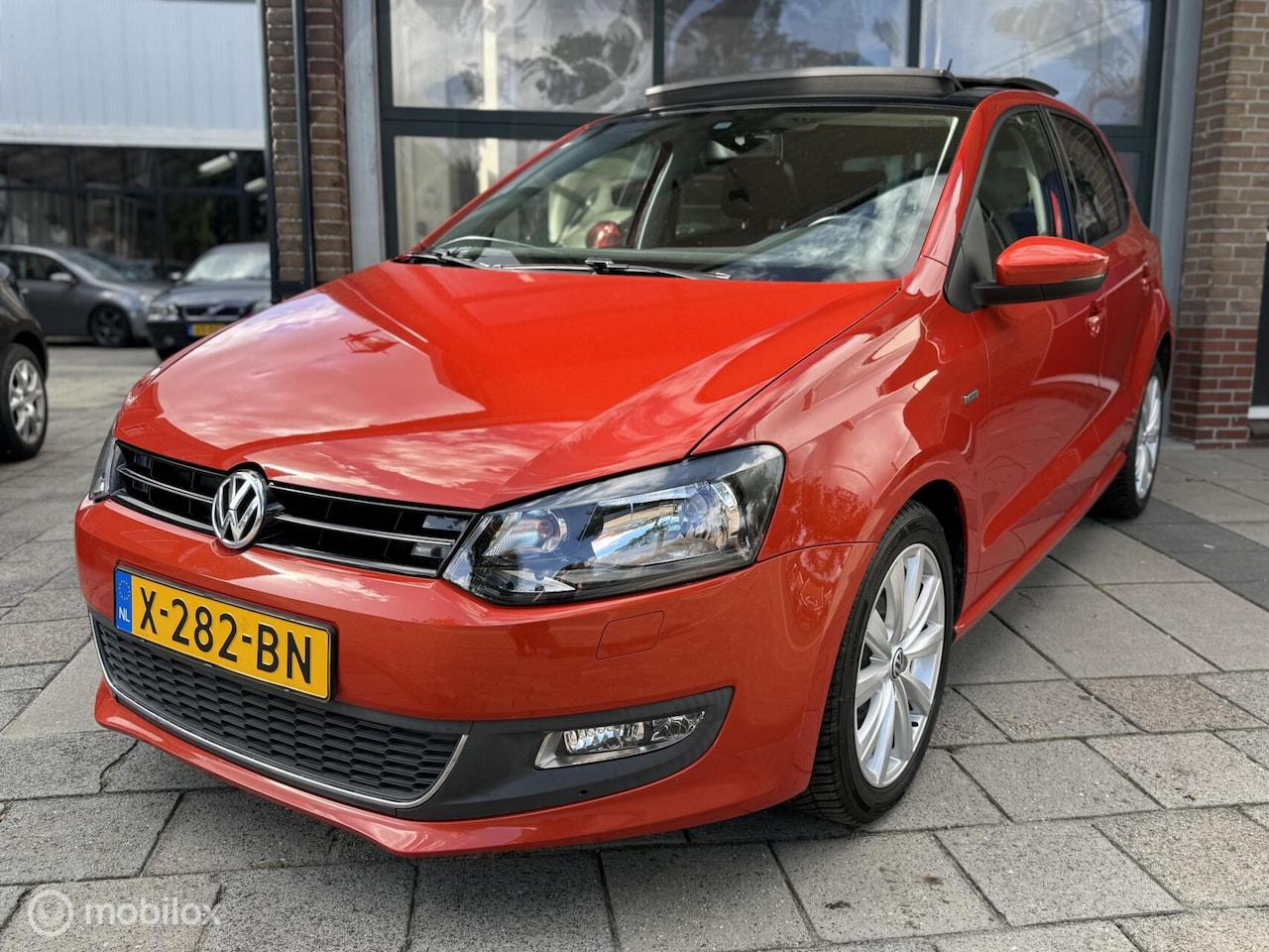 Volkswagen Polo - 1.2 Easyline Open Dak | Cruise | Stoelverwarming | Clima - AutoWereld.nl
