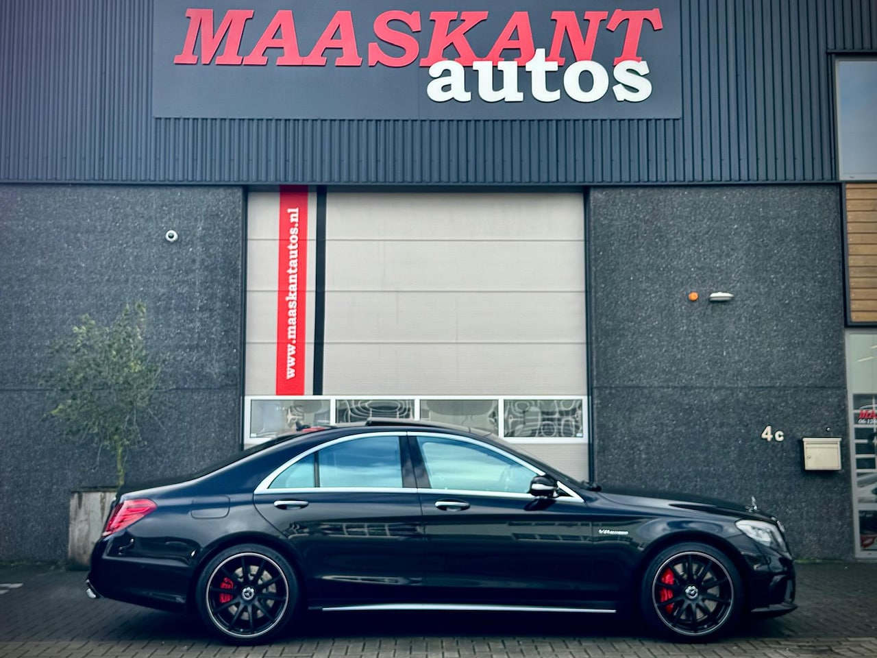 Mercedes-Benz S-klasse - Mercedes-Amg Amg 63 / 4-Matic / Full options / First paint / Trekhaak / Swb / PERFECT SERV - AutoWereld.nl