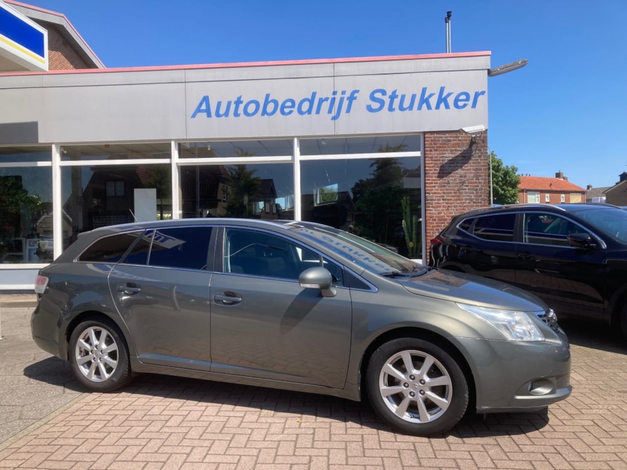 Toyota Avensis Wagon - 2.0 VVT-i Dynamic Bussiness Wagon - AutoWereld.nl