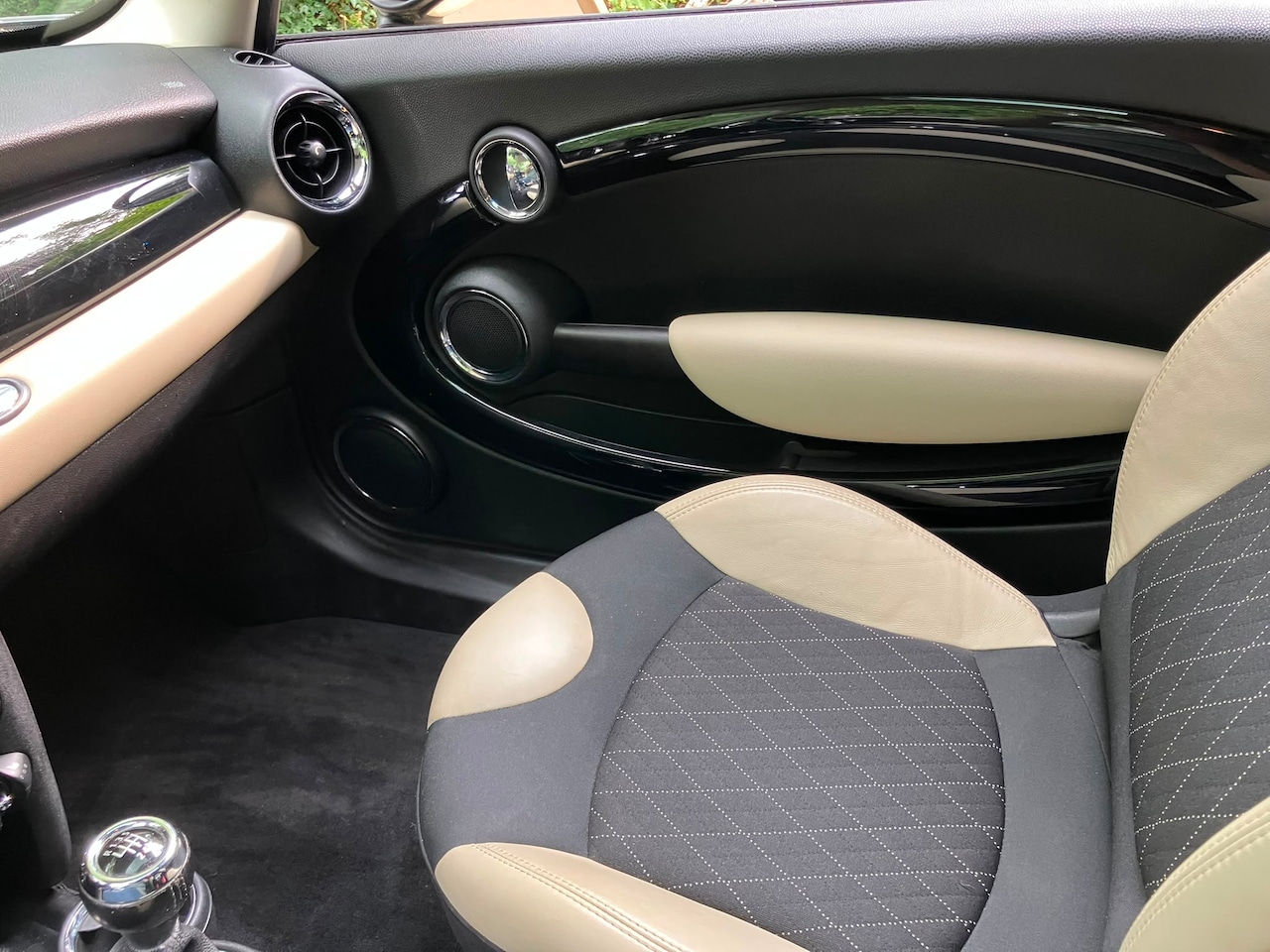 MINI 3-Deurs - 1.6 Cooper R56 Cooper 1.6 - AutoWereld.nl