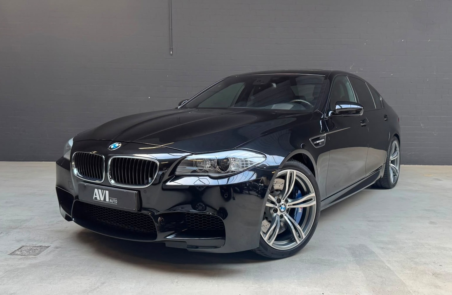 BMW M5 - 5-serie F10 V8 Sedan Akrapovic - AutoWereld.nl