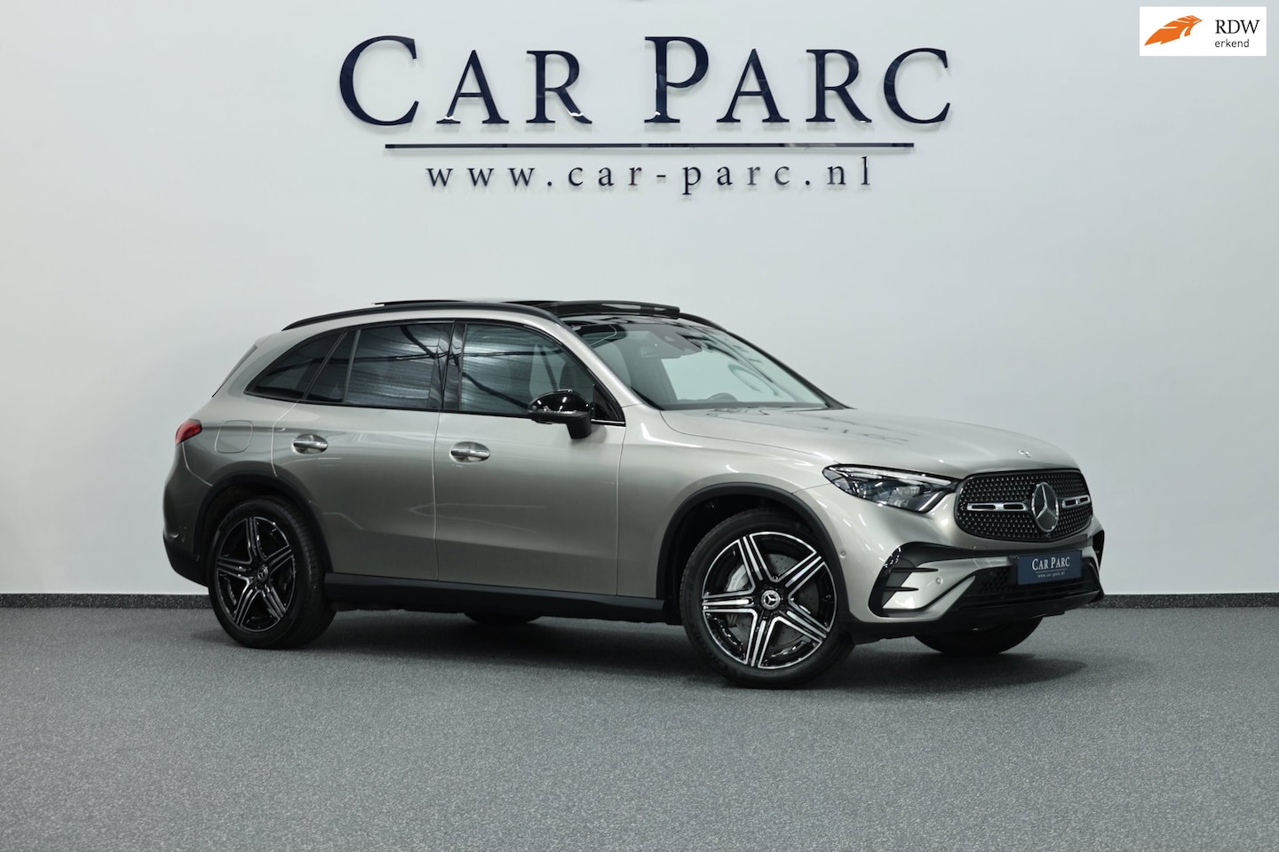Mercedes-Benz GLC-klasse - 300e 4MATIC AMG Line HIGHBEAM/VIRTUAL/SFEER/PANO/ALCANTARA+S.VERWARMING/20" LMV/360/ACC/12 - AutoWereld.nl