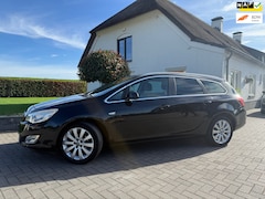 Opel Astra Sports Tourer - 1.4 Cosmo / Bj: 2011 / N.A.P