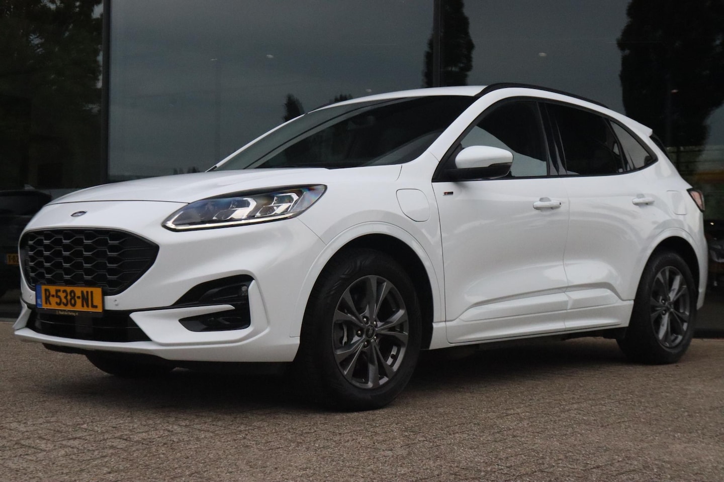 Ford Kuga - 2.5 PHEV ST-LINE AUT. | B&O | ELEK. TREKHAAK | WINTERPACK | CARPLAY | KEY-LESS - AutoWereld.nl