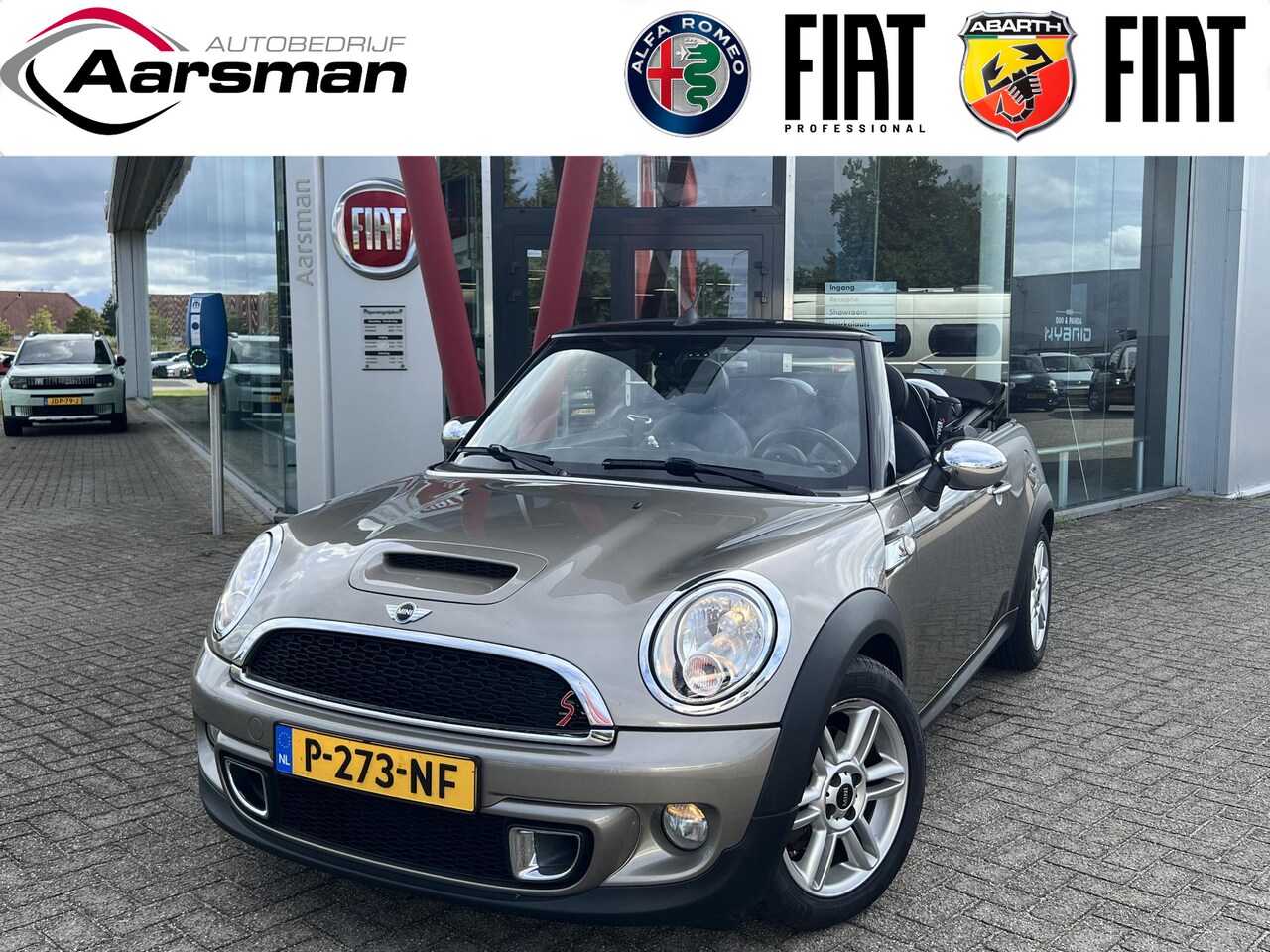 MINI Cabrio - 1.6 Cooper Chili | Lederen bekleding | Sport uitlaat | Stoelverwarming | Windscherm - AutoWereld.nl