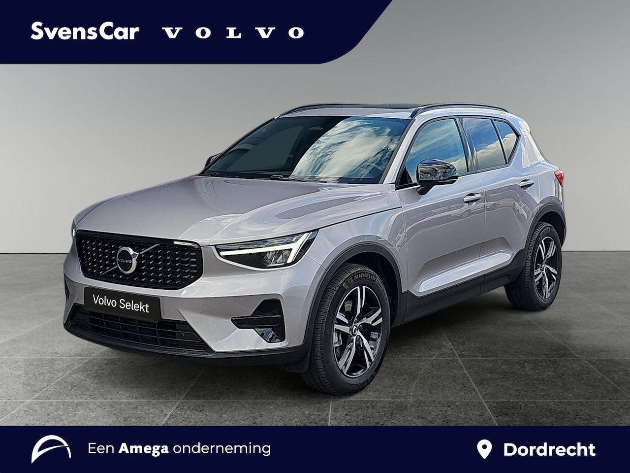 Volvo XC40 - 2.0 B4 Plus Dark | Panoramadak | Trekhaak | Getint Glas | - AutoWereld.nl