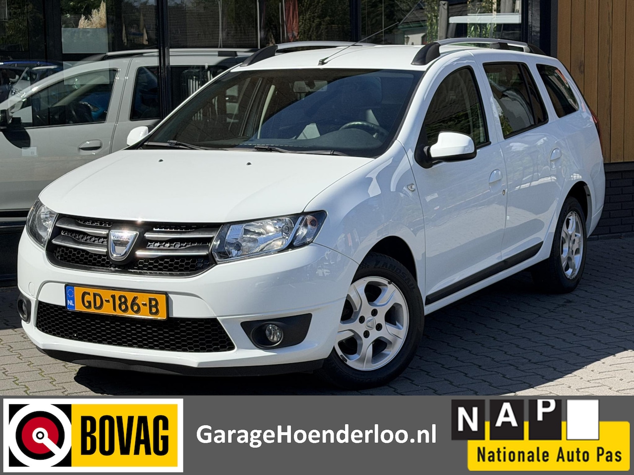 Dacia Logan MCV - 0.9 TCe Navigatie, Cruise control, Trekhaak Nwe APK - AutoWereld.nl