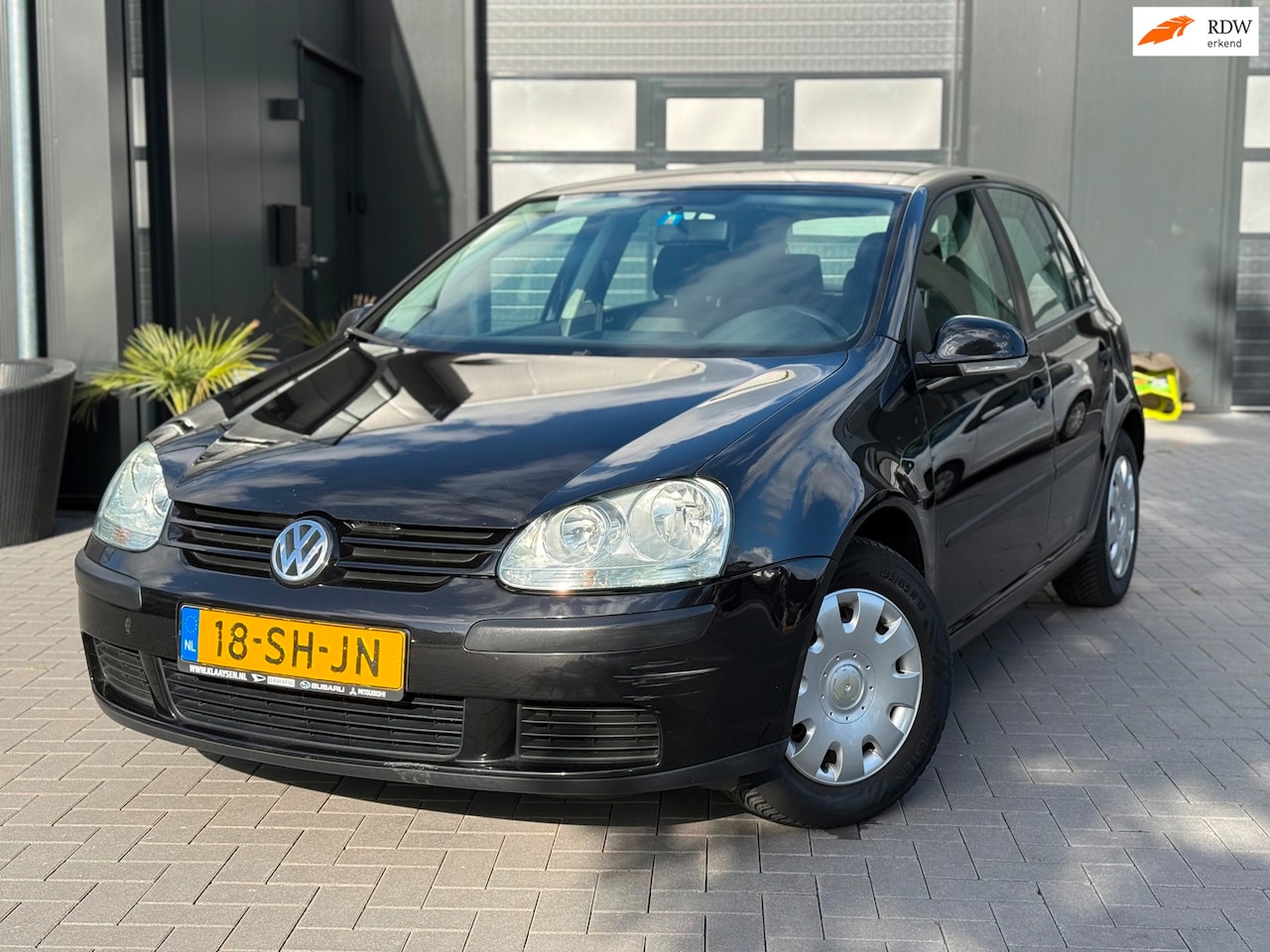 Volkswagen Golf - 1.6 FSI Turijn | Nieuwe APK | Trekhaak | CarPlay | Airco - AutoWereld.nl