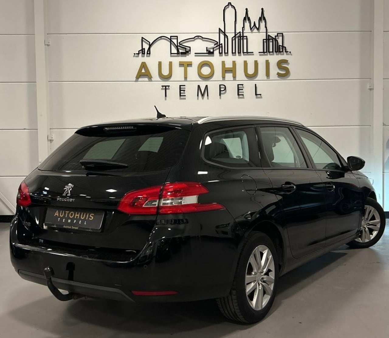 Peugeot 308 SW - 1.2 e-THP Allure Nap Airco Cruise Pano Climate Trekhaak - AutoWereld.nl