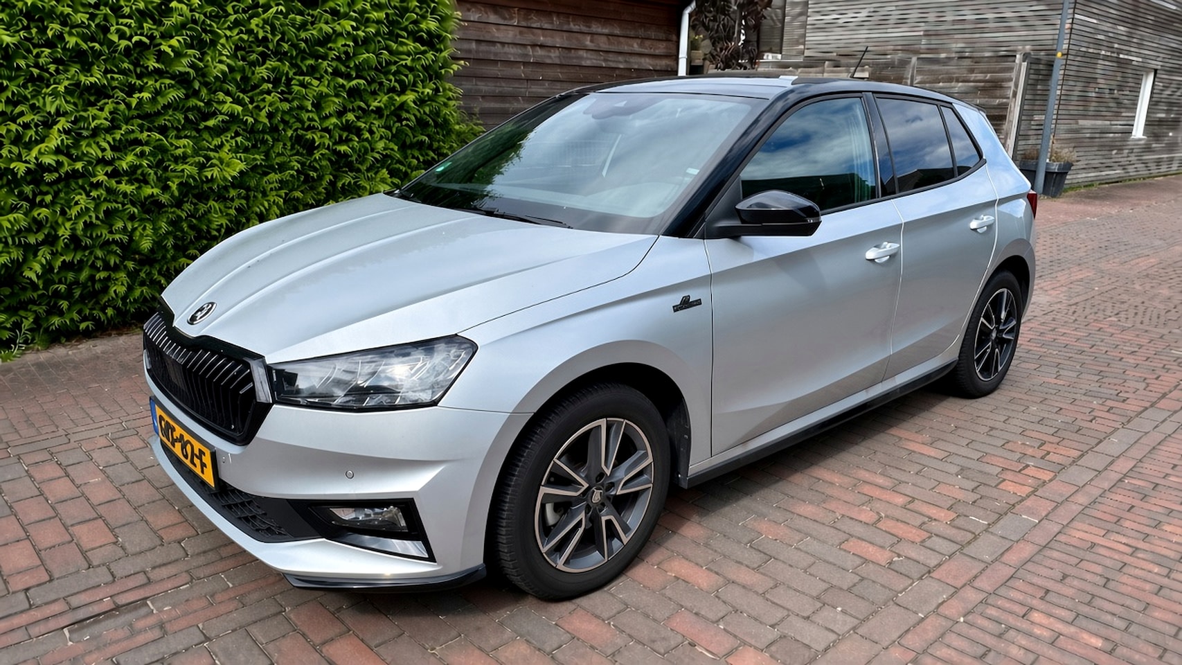 Skoda Fabia - 1.0 TSI Monte Carlo Blind Spot Warning | Climate Control | Lichtmetalen Velgen | Adaptive Cruise Control | Lan - AutoWereld.nl