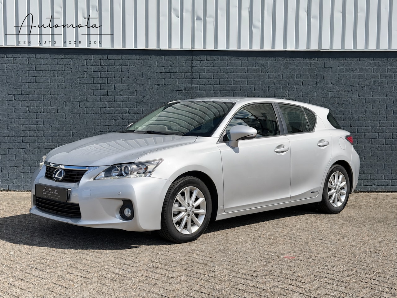 Lexus CT - 200h Hybrid 1e Eigenaar/ Dealer Onderhouden / Navi / LED / PDC / Stoelverwarming - AutoWereld.nl