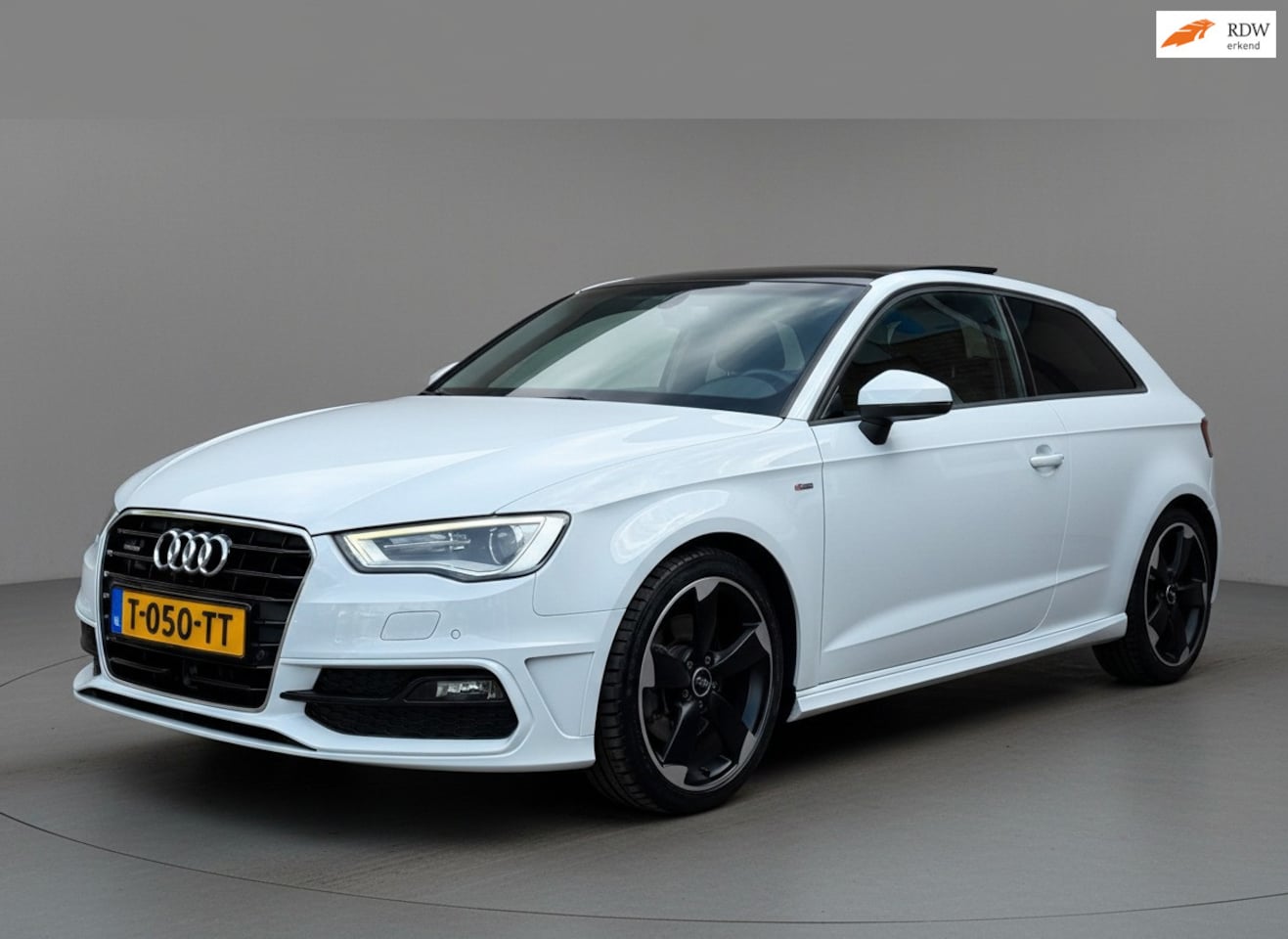 Audi A3 - 1.8 TFSI quattro Ambition Pro Line S 1.8 TFSI quattro Ambition Pro Line S, panodak, navi, camera, leder - AutoWereld.nl