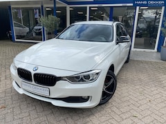 BMW 3-serie Touring - 320d Luxury Line Trekhaak / Cruise controle / Keyless entry + start