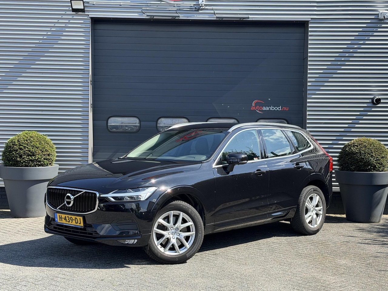 Volvo XC60 - 2.0 D4 Momentum | Camera | Navigatie | Lederen Bekleding | Elektrische Achterklep | Trekha - AutoWereld.nl