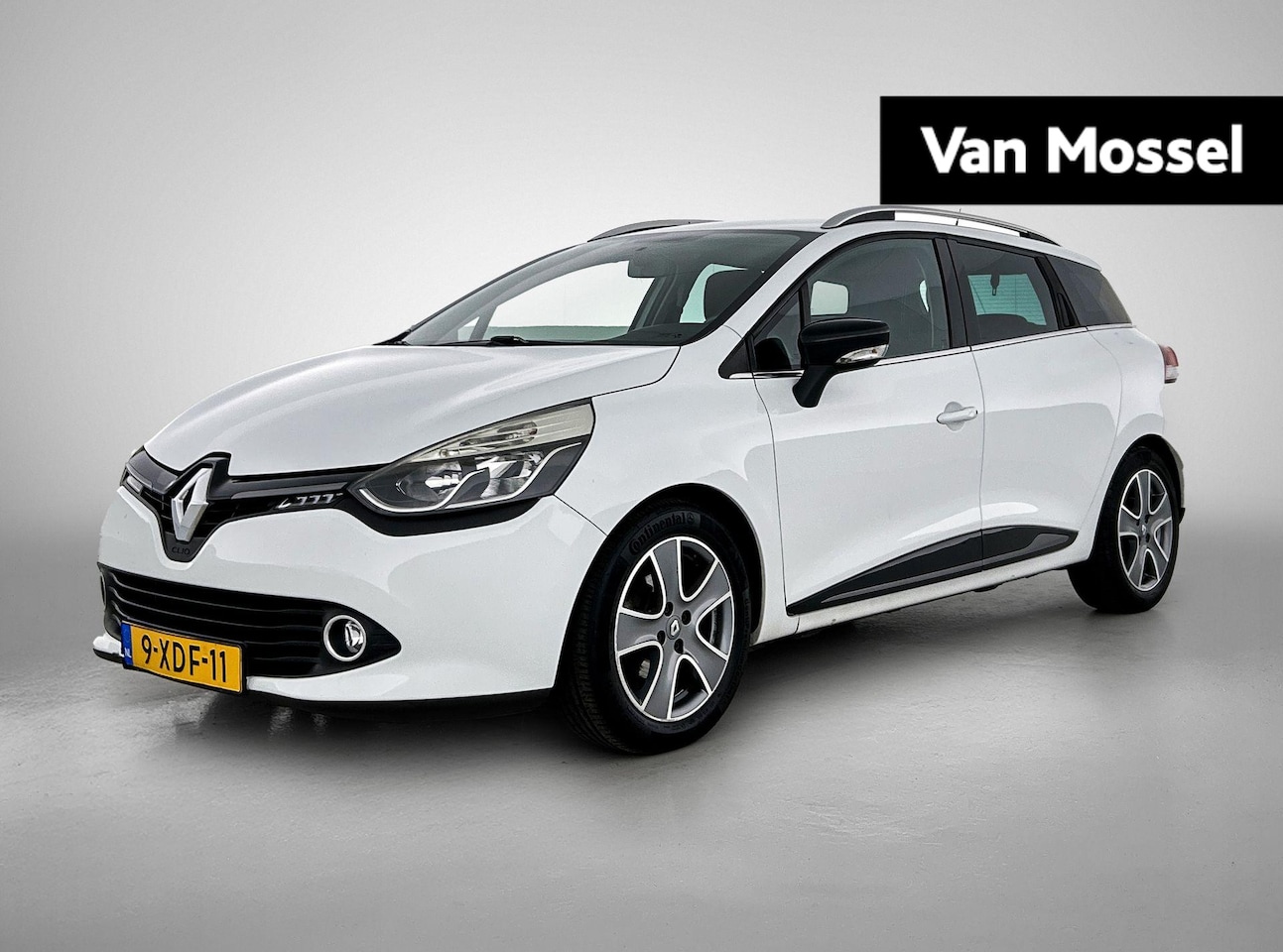 Renault Clio Estate - 0.9 TCe Night&Day | AIRCO | NAVIGATIE | CRUISE CONTROL | MULTIFUNCTIONEEL STUURWIEL | - AutoWereld.nl