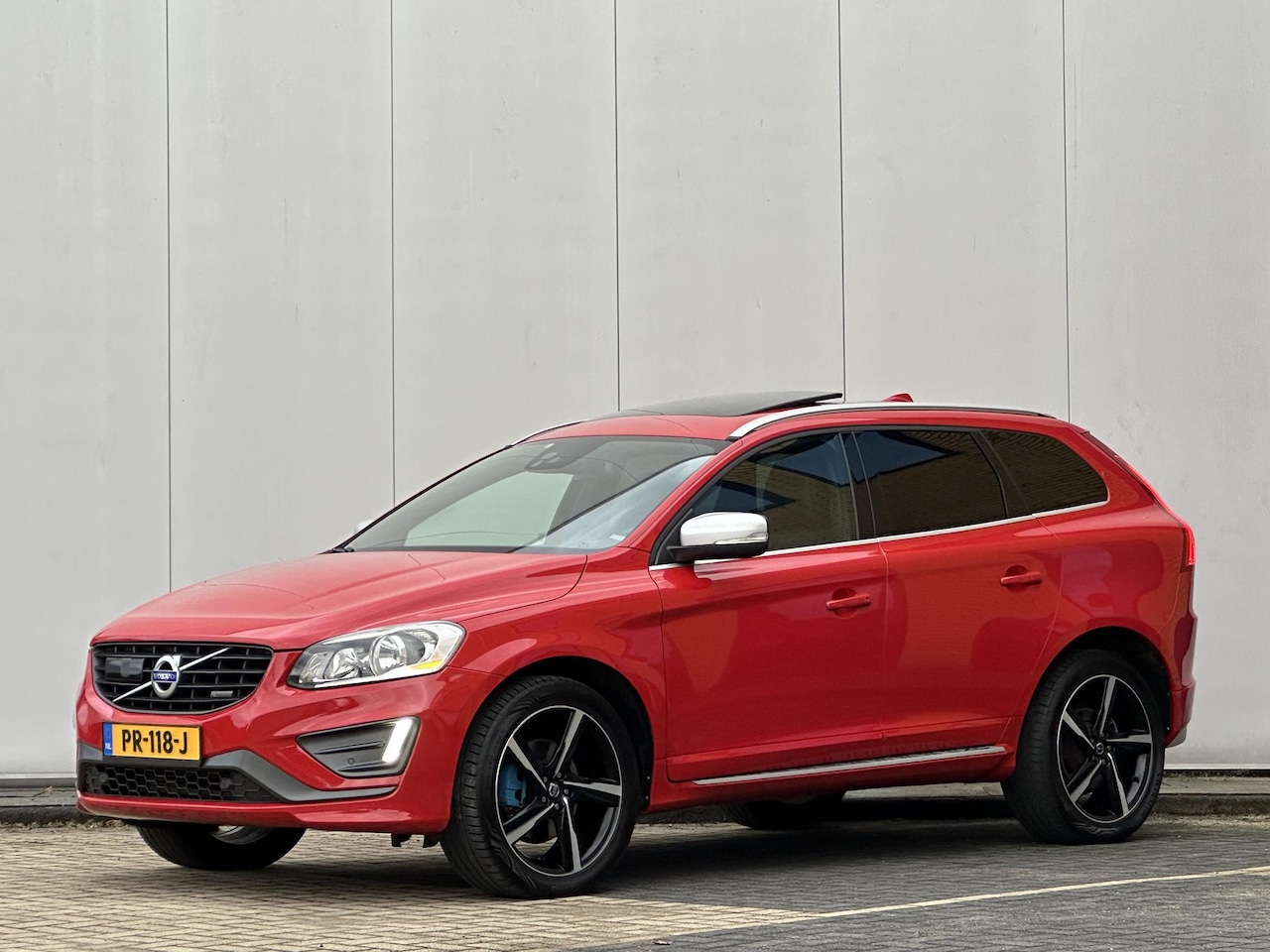 Volvo XC60 - 2.0 D4 Ocean Race l Volledige Historie l Unicum l - AutoWereld.nl
