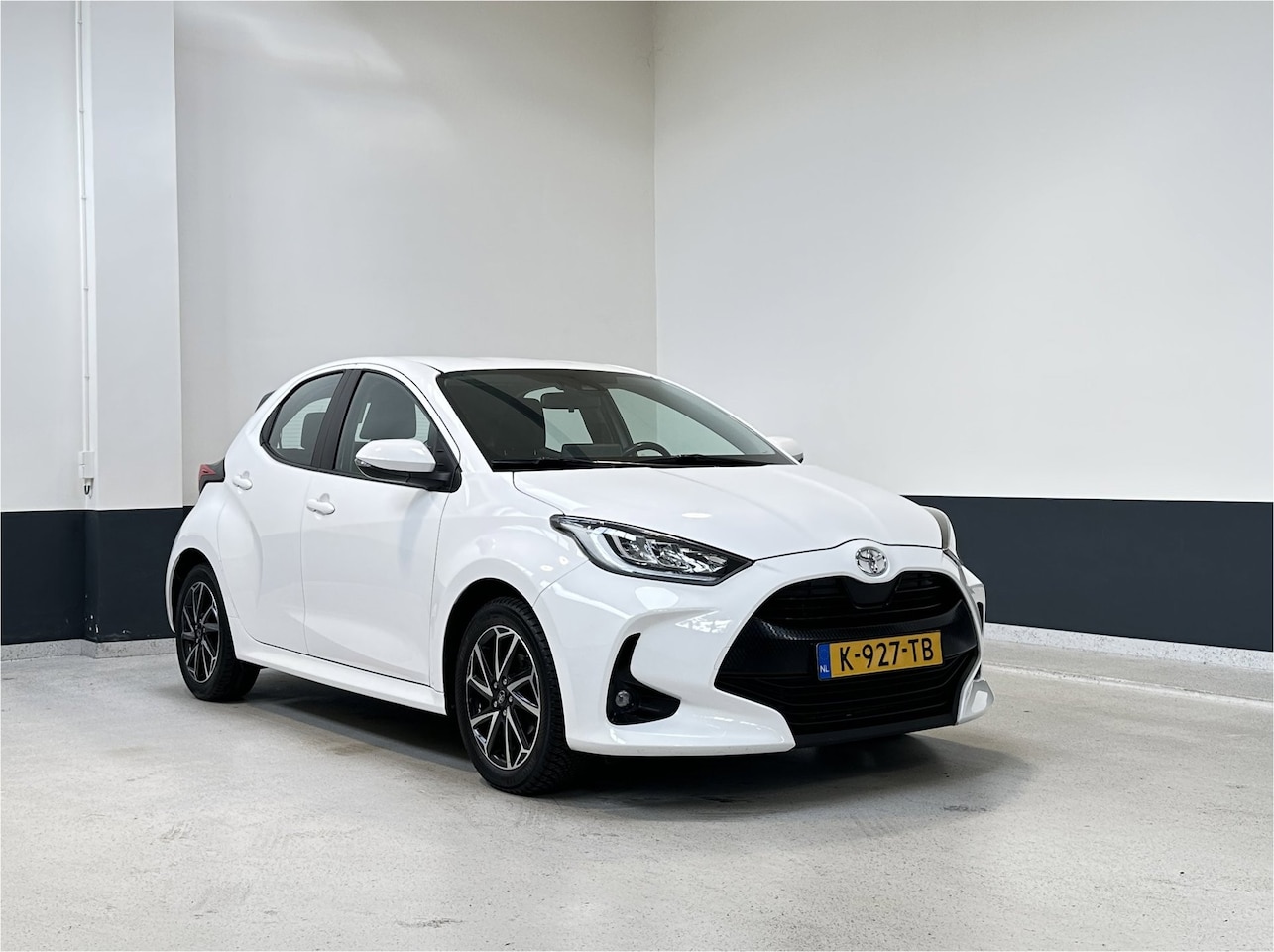 Toyota Yaris - 1.5 VVT-i Business Plus | NL | 1 Eig | Navigatie| LM velgen | Apple Carplay/ Android Auto| - AutoWereld.nl