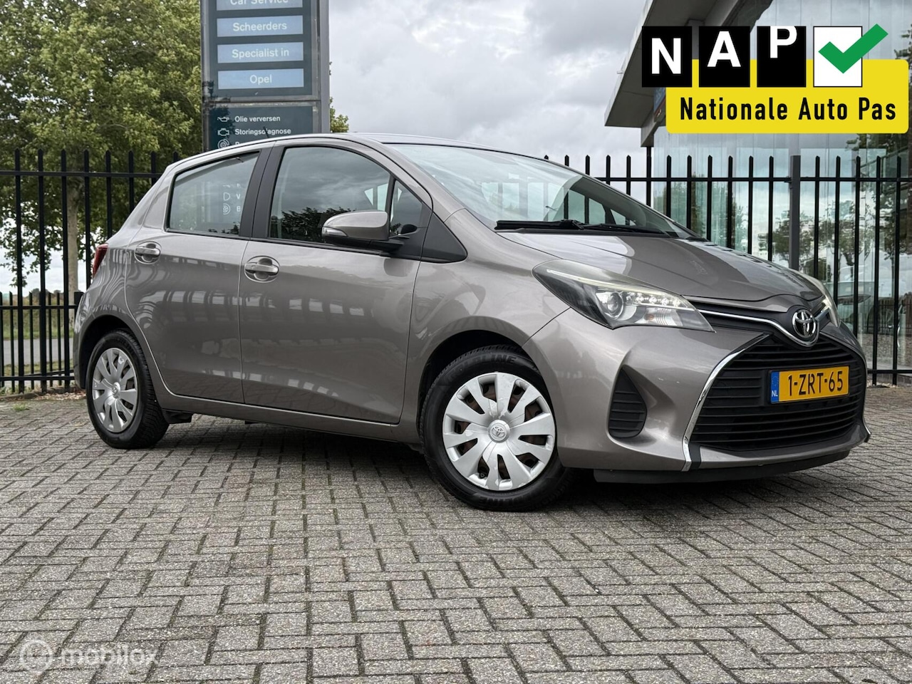 Toyota Yaris - 1.3 VVT-i Aspiration|Carplay|Camera - AutoWereld.nl